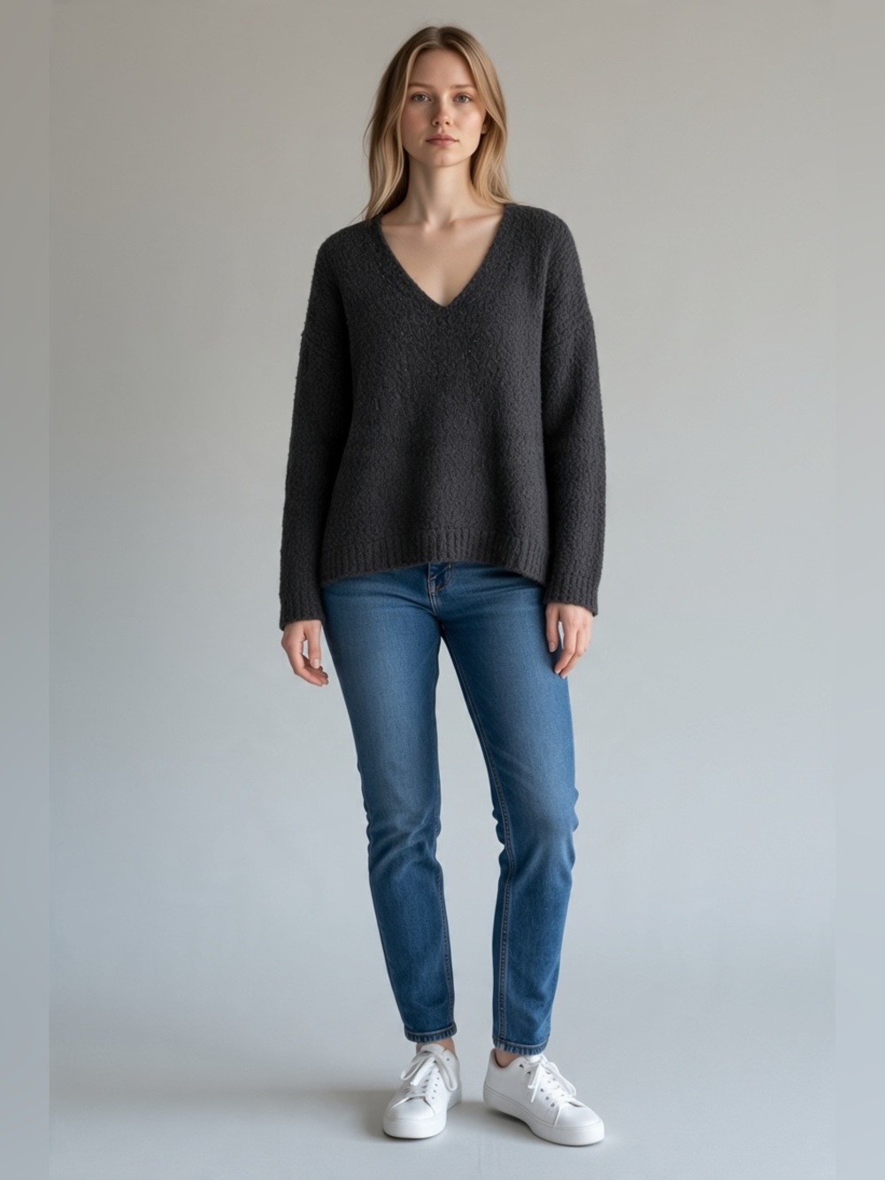 IN GREAT CONDITION!!FREE PEOPLE Black V-Neck Oversized Sweater SIZE XS